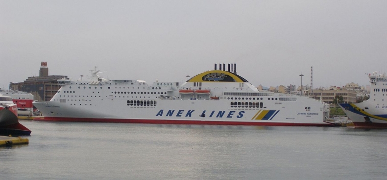 Pożar na pokładzie promu Anek Lines - GospodarkaMorska.pl