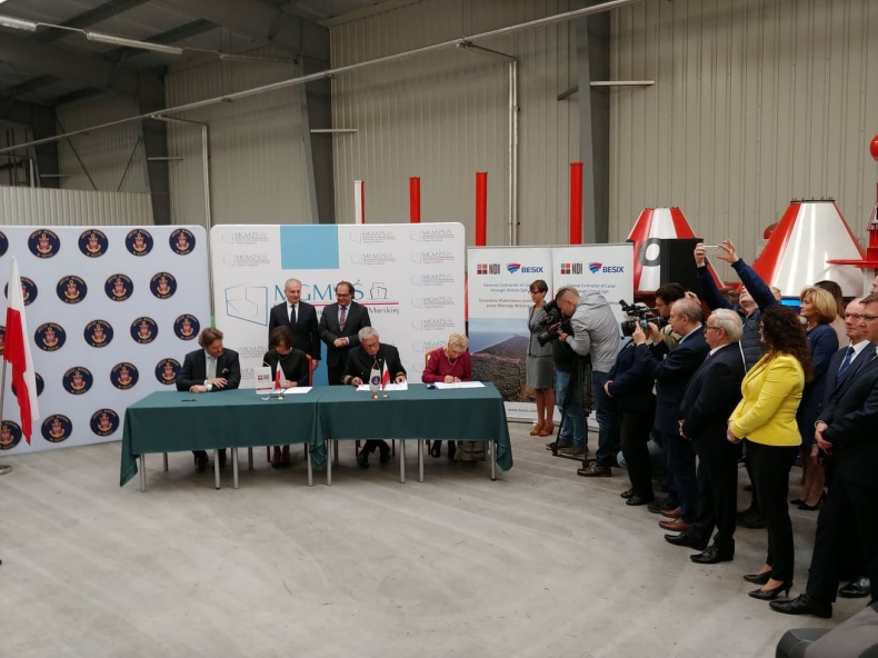 Podpisano umowę ws. budowy kanału żeglugowego przez Mierzeję Wiślaną (wideo) - GospodarkaMorska.pl