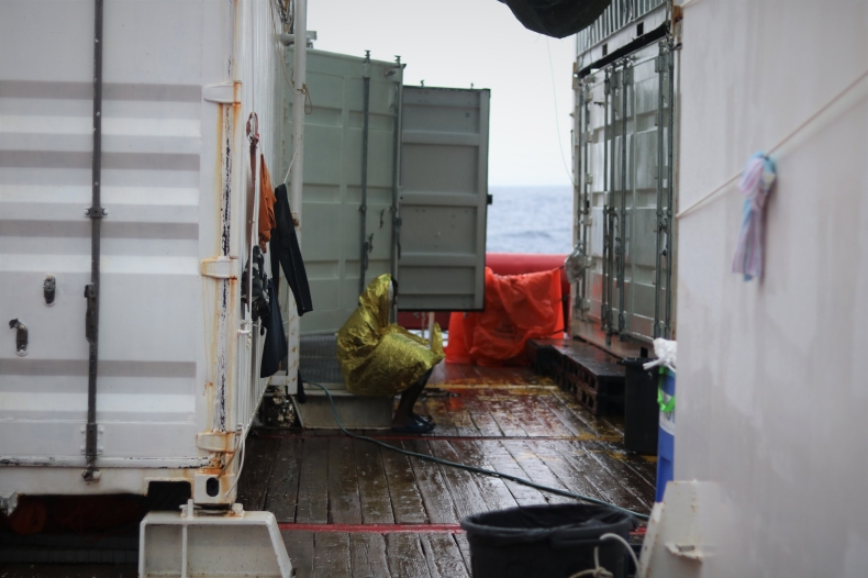 Około 20 ofiar śmiertelnych katastrofy łodzi z migrantami - GospodarkaMorska.pl