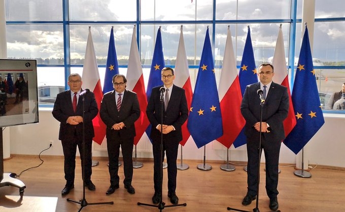 Morawiecki: Ruch na lotnisku Szczecin-Goleniów może wzrosnąć do 2 mln osób - GospodarkaMorska.pl