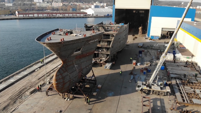 Zobacz, jak powstają statki w Karstensen Shipyard Poland (foto, wideo) - GospodarkaMorska.pl