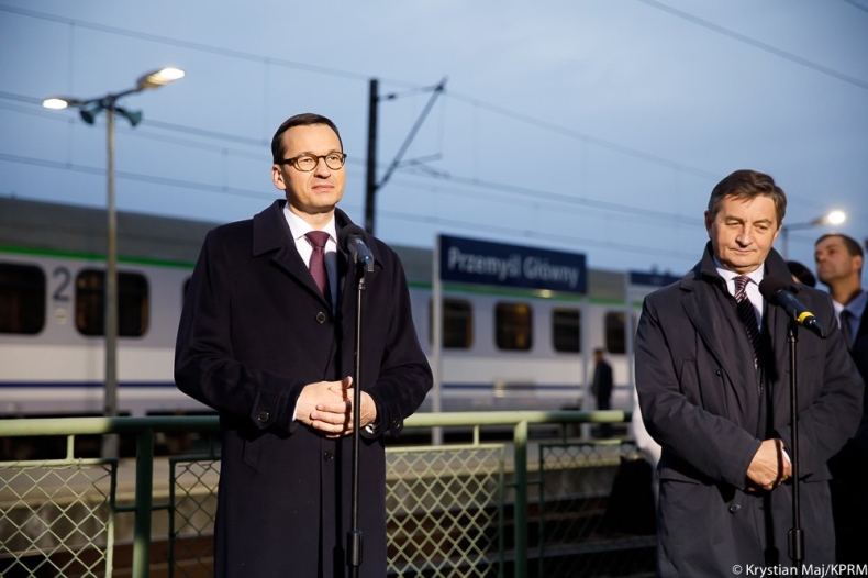 Premier: Dzięki PKP Cargo Terminale powstanie kilkaset nowych miejsc pracy - GospodarkaMorska.pl