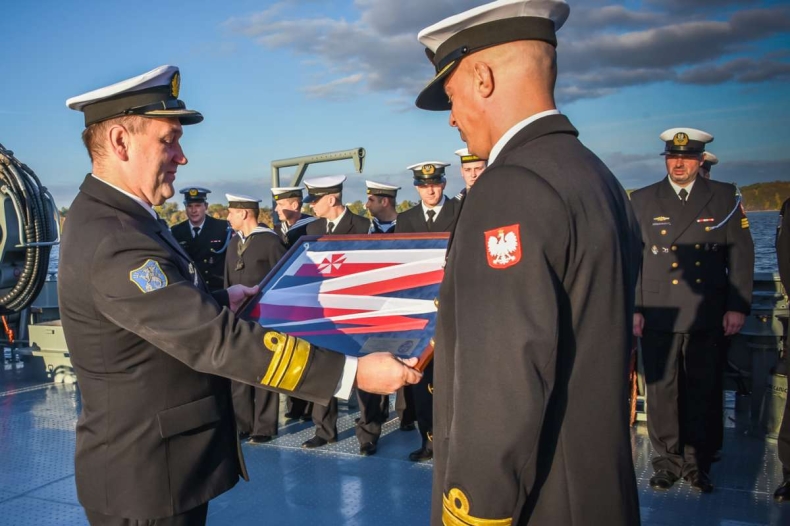 Nowy dowódca ORP Maćko - GospodarkaMorska.pl