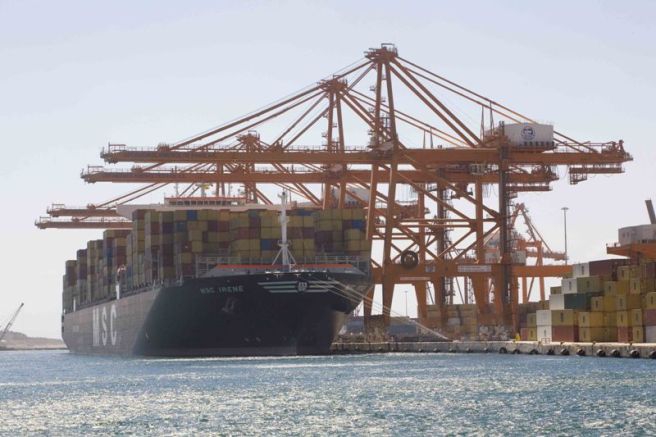Grecja zatwierdziła część planu inwestycyjnego COSCO dla Portu Pireus - GospodarkaMorska.pl