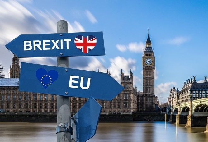 Brytyjskie porty z rezerwą przyjęły wiadomość o umowie brexitowej - GospodarkaMorska.pl