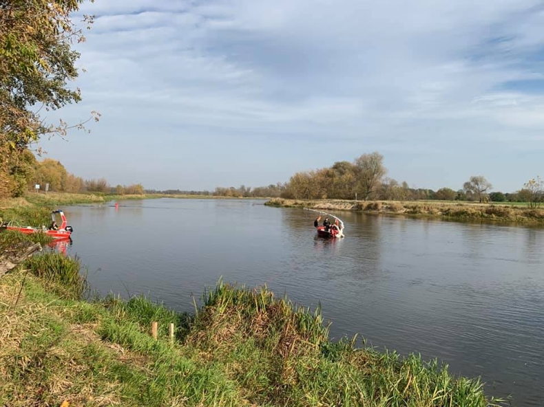 Min. Kowalczyk: resort środowiska monitoruje sprawę wycieku oleju do Narwi - GospodarkaMorska.pl