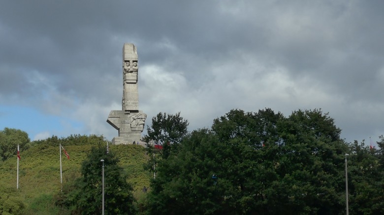 Na Westerplatte odkryto szczątki kolejnej – ósmej - osoby - GospodarkaMorska.pl