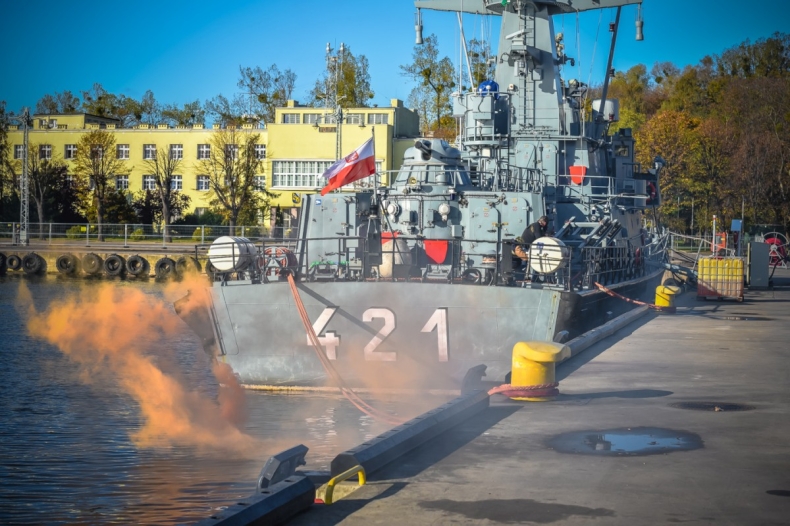 Szkolenie w Porcie Wojennym Gdynia: atak terrorystyczny na okręt - GospodarkaMorska.pl