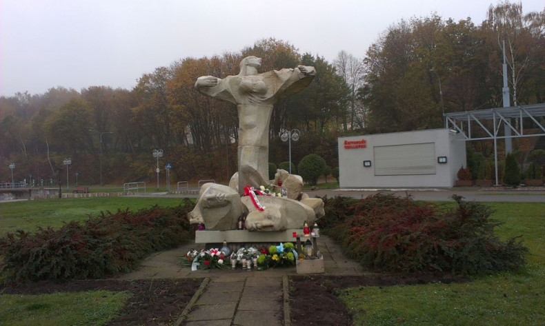 Uczcijmy zmarłych żeglarzy - GospodarkaMorska.pl