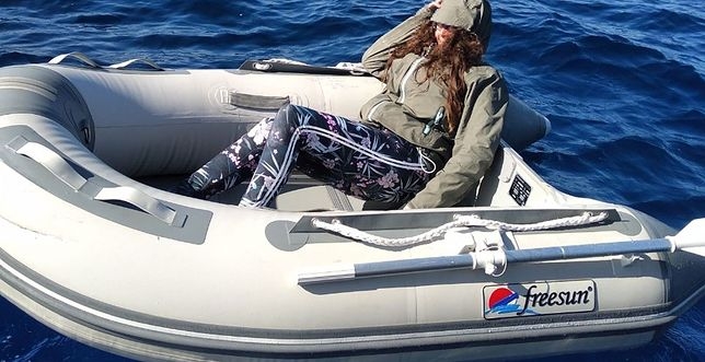 Kobieta walczyła o życie dryfując 37 godzin po Morzu Egejskim - GospodarkaMorska.pl