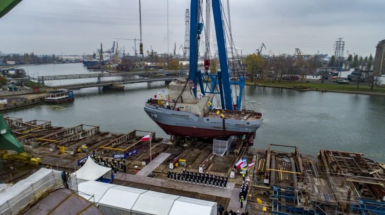 Czwarty holownik dla Marynarki Wojennej zwodowany! (foto, wideo) - GospodarkaMorska.pl