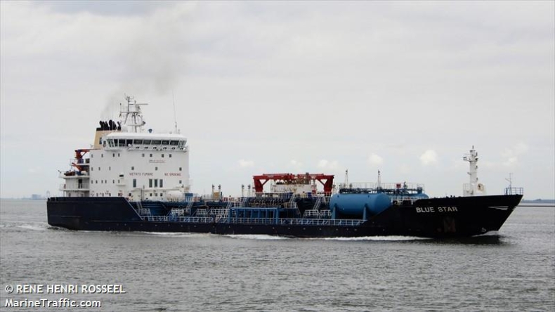 Akcja ratownicza po pożarze tankowca u brzegu Hiszpanii - GospodarkaMorska.pl