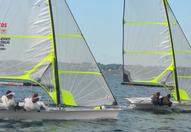 Ostatni sprawdzian przed mistrzostwami świata dla załóg 49er i 49erFX - GospodarkaMorska.pl