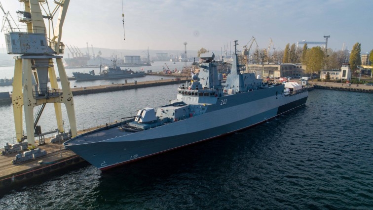 Uroczystość pierwszego podniesienia bandery na ORP Ślązak - GospodarkaMorska.pl