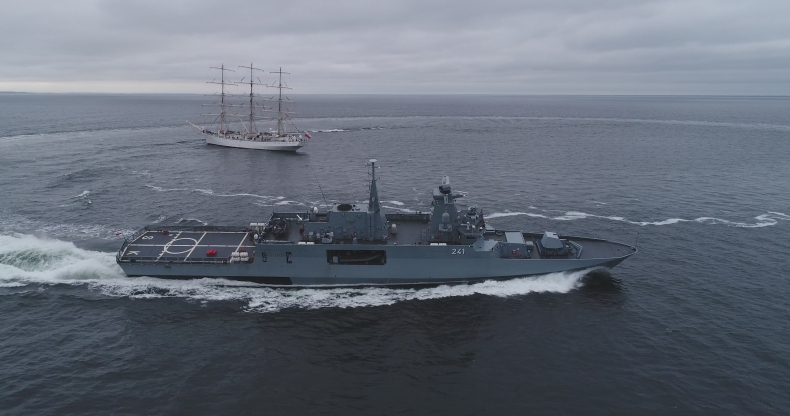 ORP Ślązak od środka, czyli części składowe Systemu Dowodzenia, najnowocześniejszego okrętu Marynarki Wojennej RP - GospodarkaMorska.pl