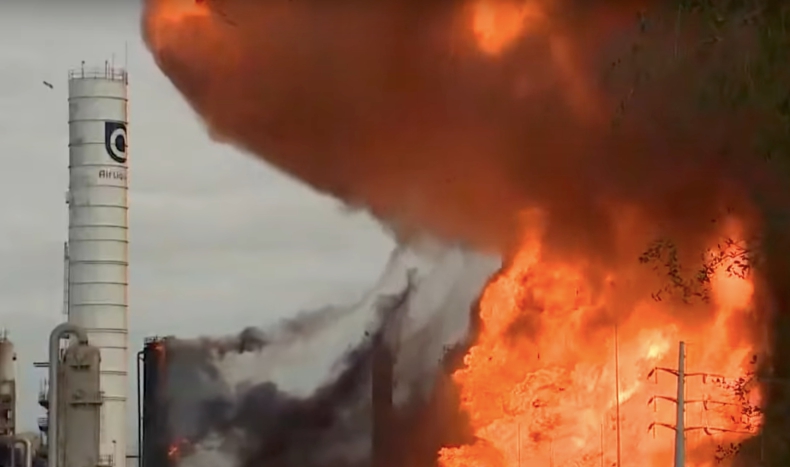 USA: Seria eksplozji w rafinerii w Port Neches, ewakuacja czterech miejscowości [wideo] - GospodarkaMorska.pl