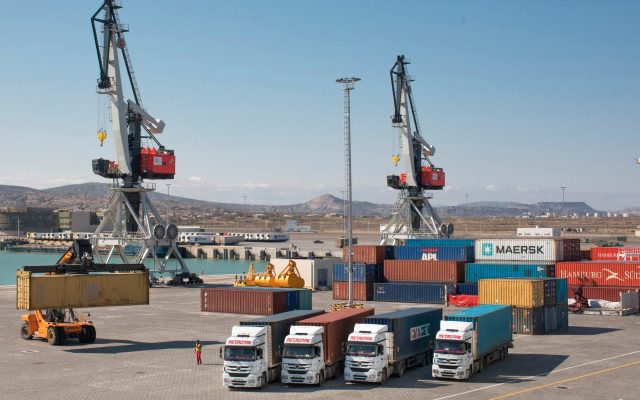 Port w Baku stanie się ważnym kanałem transportowym w relacji Europa-Azja - GospodarkaMorska.pl