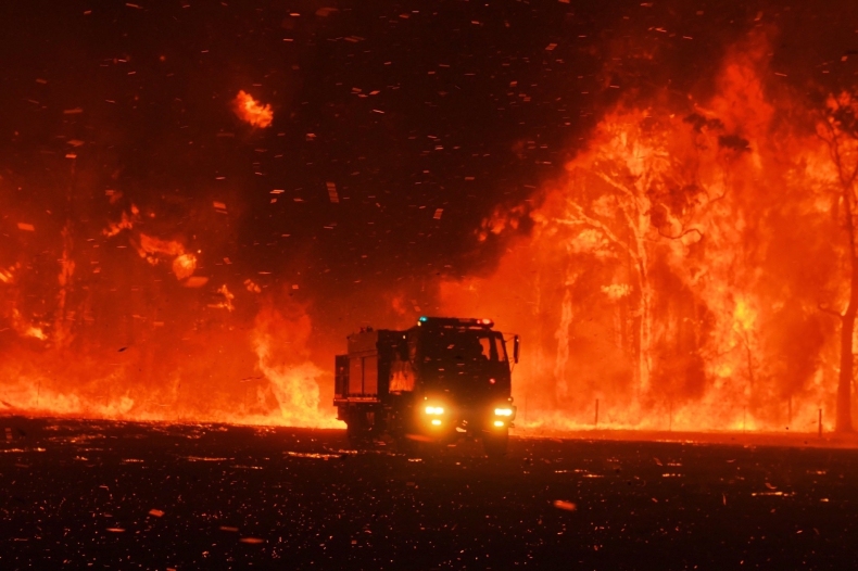 Ogromne pożary w pobliżu Sydney. Strażacy nie dają rady - GospodarkaMorska.pl