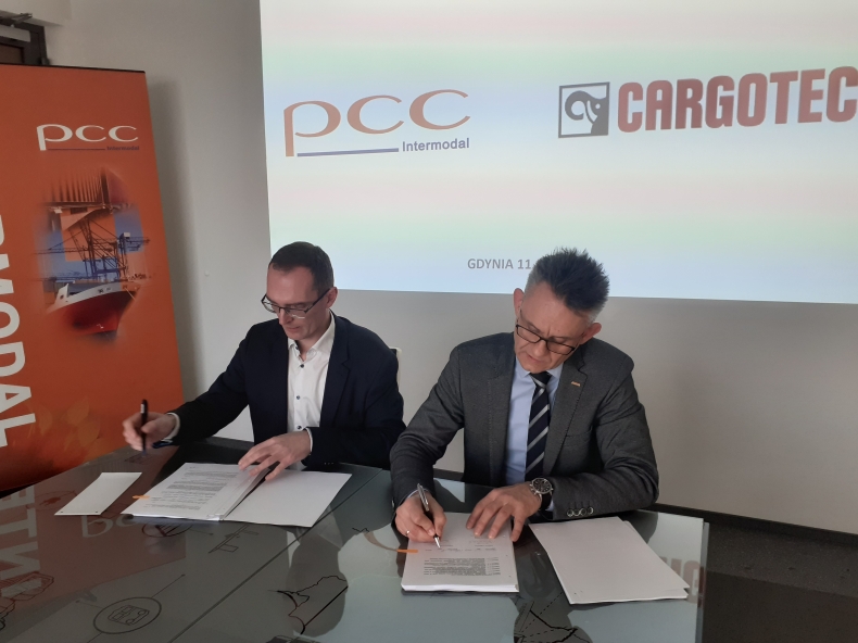 Kolejne 4 urządzenia przeładunkowe zasilą terminale PCC INTERMODAL SA - GospodarkaMorska.pl