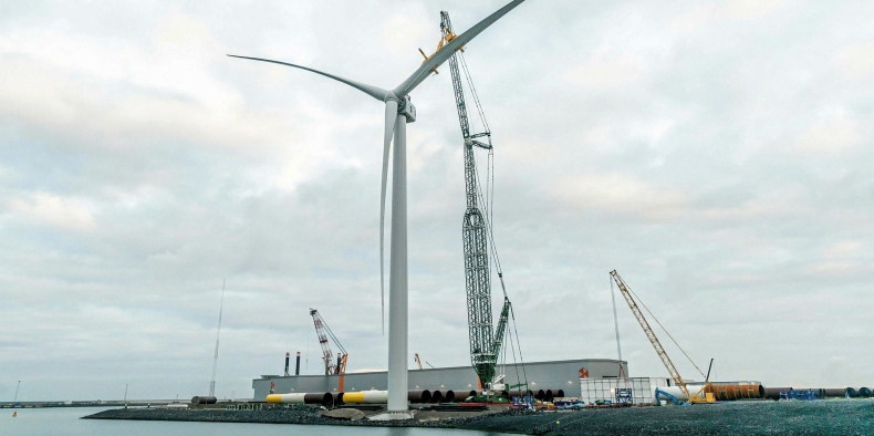 Największa turbina wiatrowa na świecie stanęła w porcie Rotterdam - GospodarkaMorska.pl