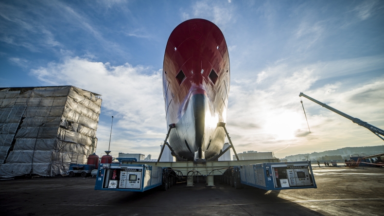 Kolejne wodowanie w Karstensen Shipyard Poland (foto, wideo) - GospodarkaMorska.pl