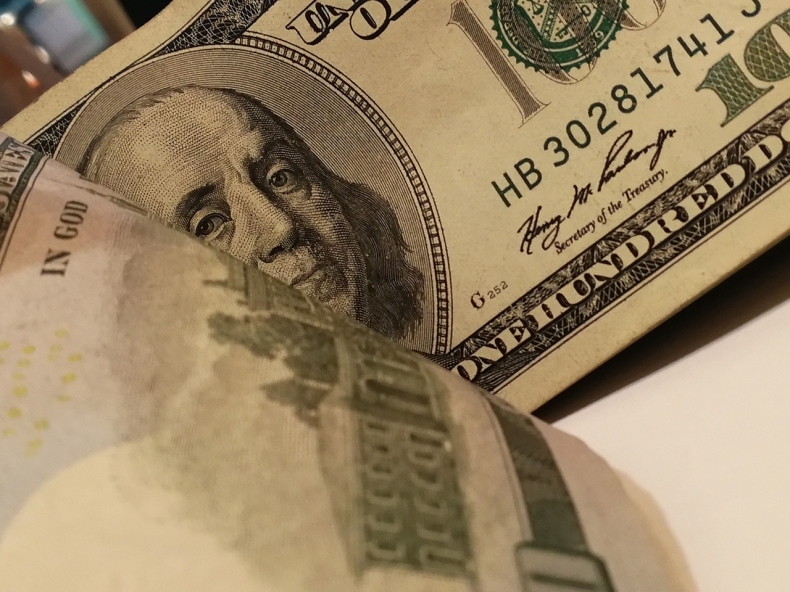 Ceny ropy w USA zwyżkują, bo jej amerykańskie zapasy maleją - GospodarkaMorska.pl