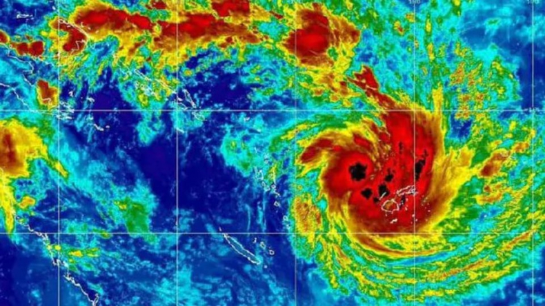 Tropikalny cyklon Sarai atakuje Fidżi - GospodarkaMorska.pl