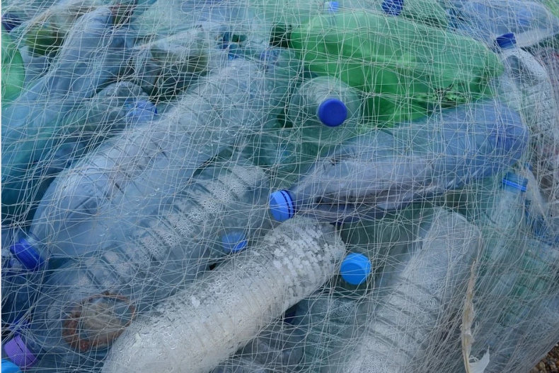 Ministerstwo Klimatu chce, by w 2020 r. parlament przyjął przepisy ws. kaucji za plastikowe butelki - GospodarkaMorska.pl