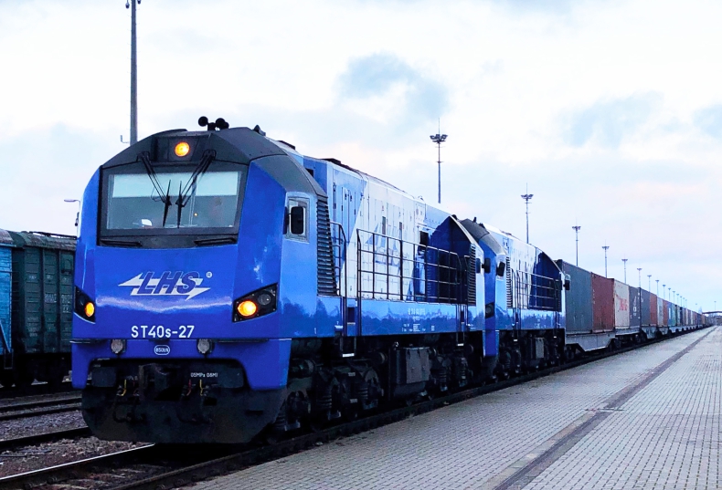 Pierwszy pociąg z Chin, który wjechał do Polski szerokim torem LHS bez przeładunku na granicy - GospodarkaMorska.pl