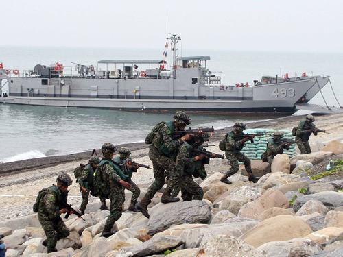 Tajwan: Ćwiczenia piechoty morskiej po zwycięstwie wyborczym prezydent Caj - GospodarkaMorska.pl