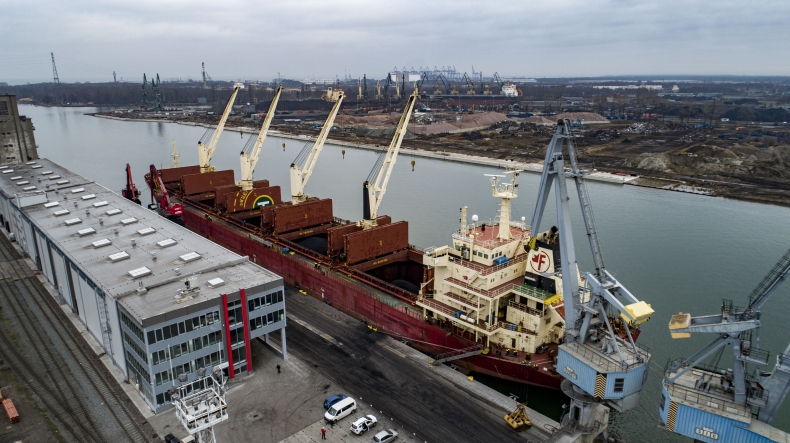 Port Gdańsk: Eksport koksu wyprodukowanego przez Lotos – szybko, sprawnie i kompleksowo [foto, wideo] - GospodarkaMorska.pl