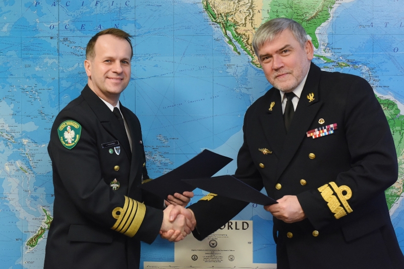 Współpraca Morskiego Oddziału Straży Granicznej i Akademii Marynarki Wojennej w Gdyni - GospodarkaMorska.pl