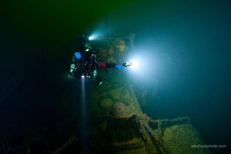 Promocja książki o największej katastrofie morskiej w dziejach świata - GospodarkaMorska.pl