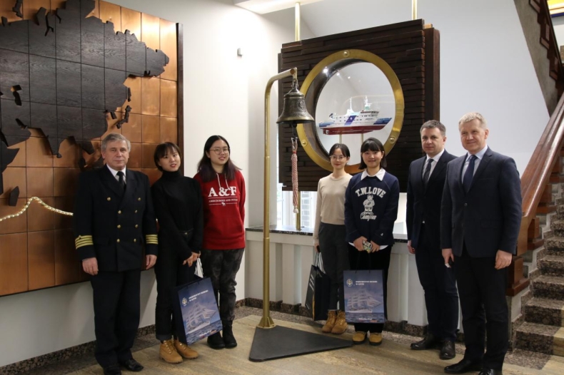 Studentki z Shanghai Maritime University w UMG - GospodarkaMorska.pl