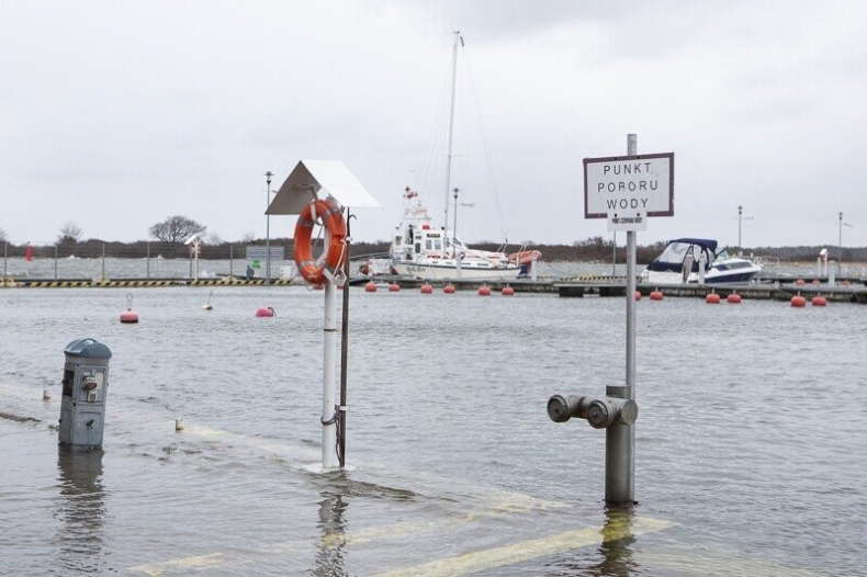 Ostrzeżenie o wezbraniu wód z przekroczeniem stanów ostrzegawczych - GospodarkaMorska.pl