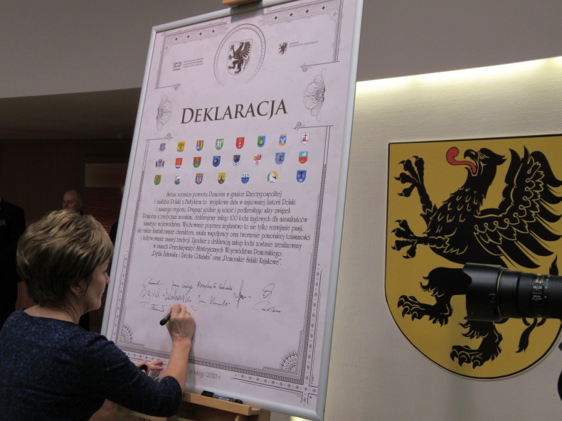 Rusza symboliczny projekt: na pomorskie wody wypłynie 100 nowych białych żagli - GospodarkaMorska.pl