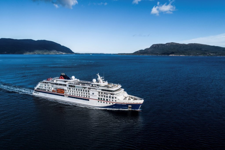 TUI sprzedało połowę udziałów w Hapag-Lloyd Cruises armatorowi Royal Caribbean - GospodarkaMorska.pl