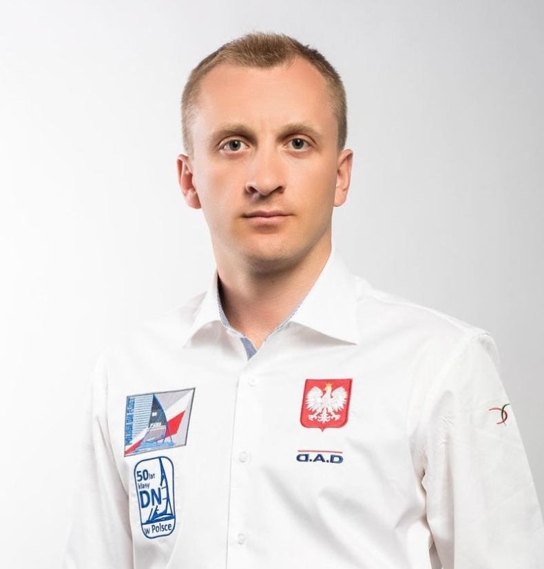 Łukasz Zakrzewski bojerowym mistrzem świata 2020 w klasie DN, Karol Jabłoński wicemistrzem! - GospodarkaMorska.pl