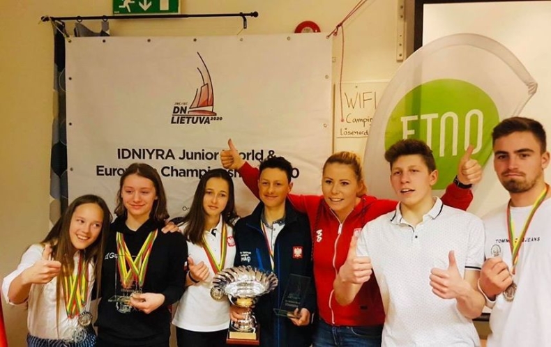 Medale Polaków w juniorskich MŚ i ME w klasach DN i Ice-Optimist - GospodarkaMorska.pl