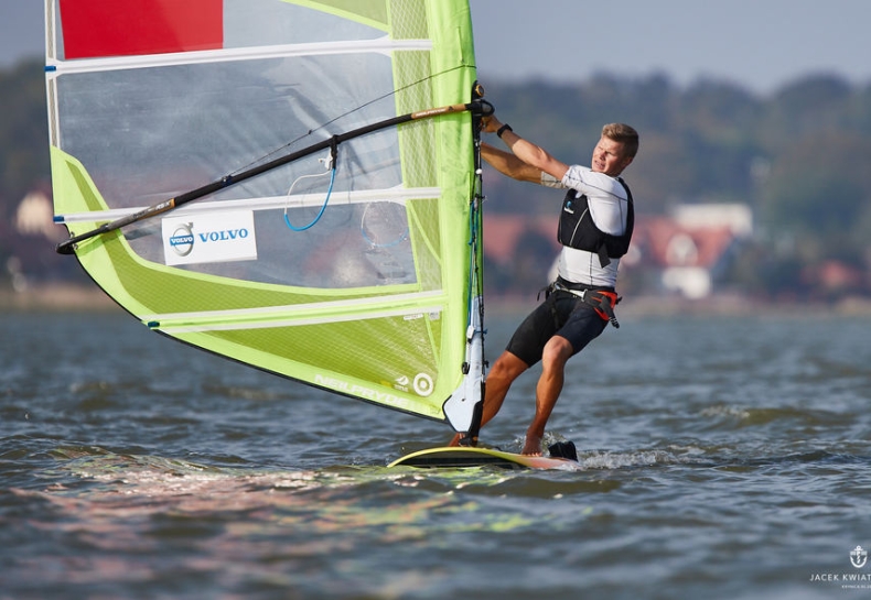 MŚ w klasie RS:X – czworo Polaków w sobotnim wyścigu medalowym - GospodarkaMorska.pl