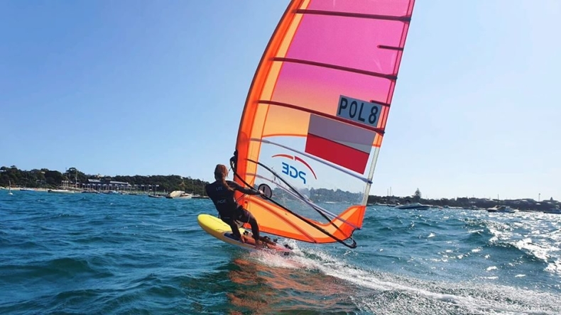 MŚ w klasie RS:X – Tarnowski piąty, Klepacka siódma, triumf Holendrów - GospodarkaMorska.pl