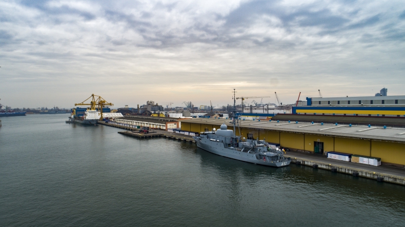 Wizyta dyplomatyczna niemieckiego okrętu w Gdyni (foto, wideo) - GospodarkaMorska.pl