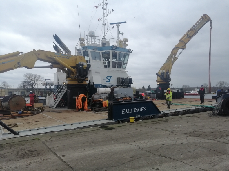 Pierwszy sinker zatopiony (foto) - GospodarkaMorska.pl