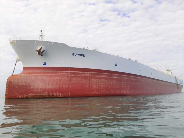 Glencore wyczarterował jeden z największych tankowców świata w celu przechowania ropy na morzu - GospodarkaMorska.pl