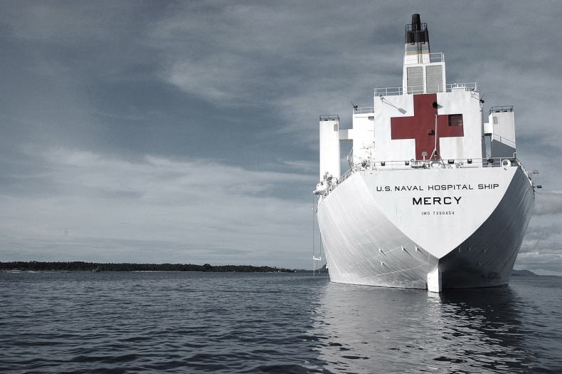 Szef Pentagonu nakazał marynarce wojennej przygotowanie okrętów szpitalnych - GospodarkaMorska.pl