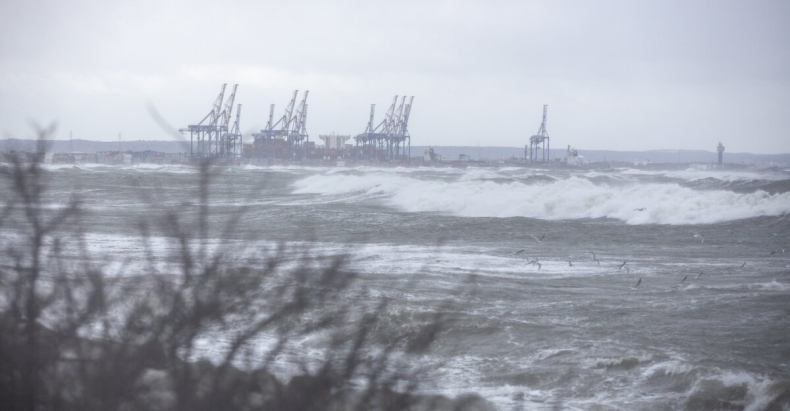 Sztorm na Bałtyku; wiatr do 8 stopni w skali Beauforta - GospodarkaMorska.pl