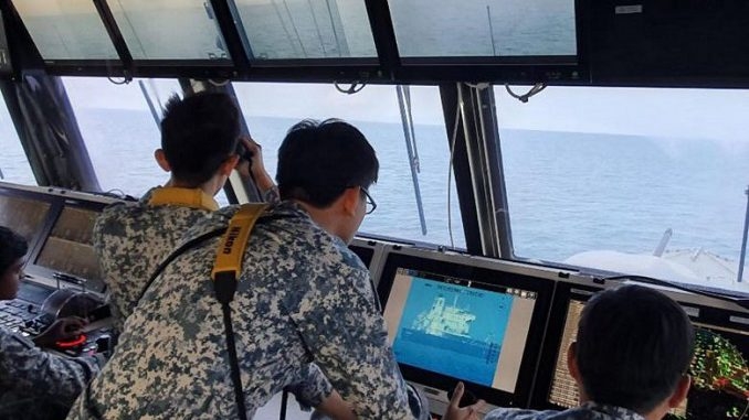 Atak piratów udaremniony przez załogę szwajcarskiego masowca - GospodarkaMorska.pl