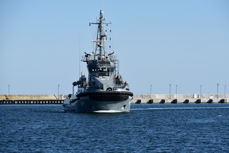 Holownik Gniewko przekazany Marynarce Wojennej - GospodarkaMorska.pl