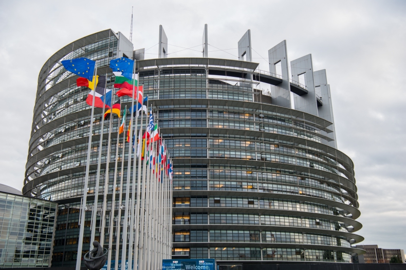 PE poparł propozycje KE dot. wsparcia krajów UE w związku z koronawirusem - GospodarkaMorska.pl