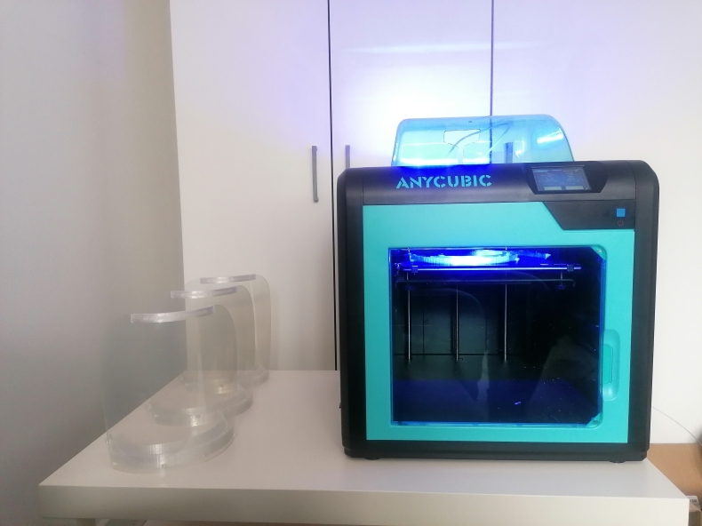 Uniwersytet Morski w Gdyni włącza się do walki z koronawirusem - GospodarkaMorska.pl